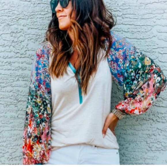 Anthropologie Tops - Anthropologie TINY boho multicolored floral ballon sleeved top size small
